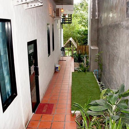 White Jail At Koh Tao Hostel Exterior photo