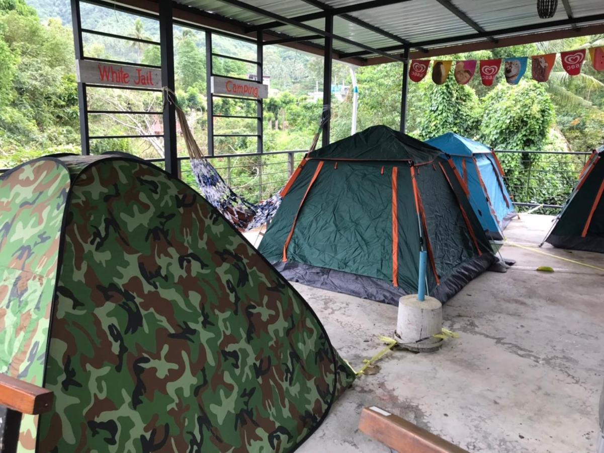 White Jail At Koh Tao Hostel Exterior photo