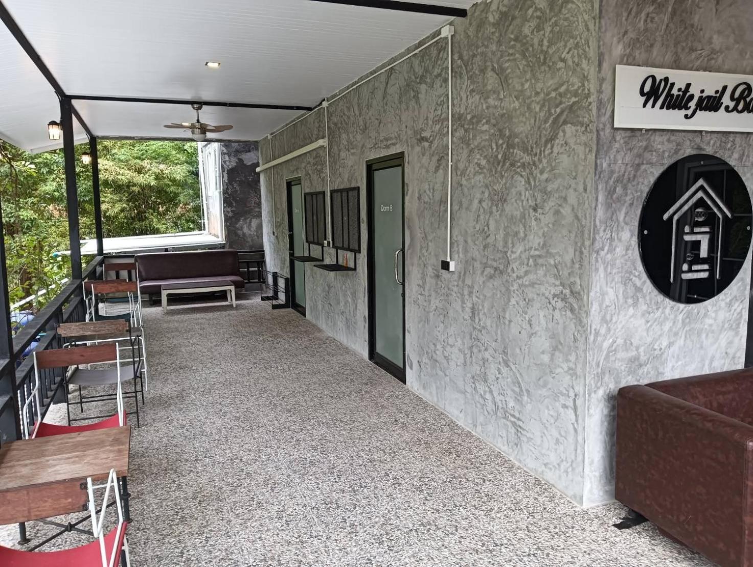 White Jail At Koh Tao Hostel Exterior photo