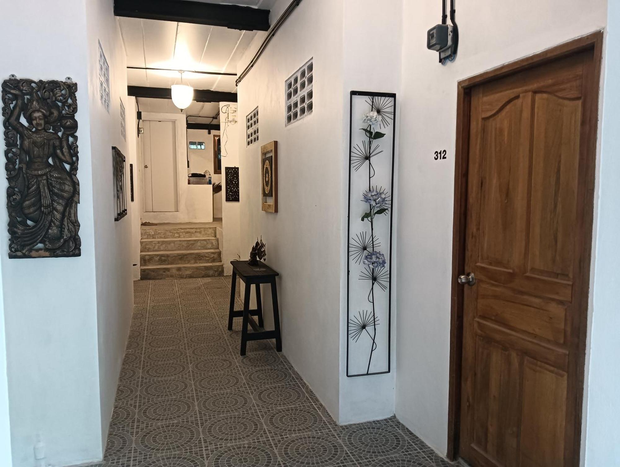 White Jail At Koh Tao Hostel Exterior photo