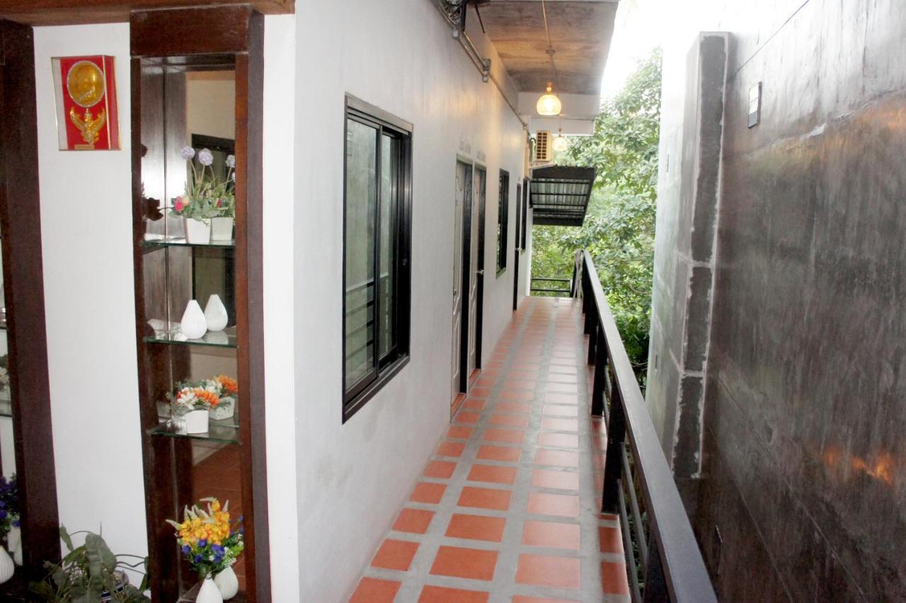 White Jail At Koh Tao Hostel Exterior photo